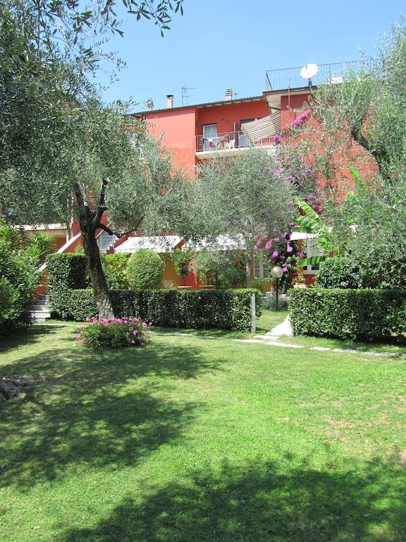 Borgo Antico Apartments Тосколано Мадерно Екстериор снимка