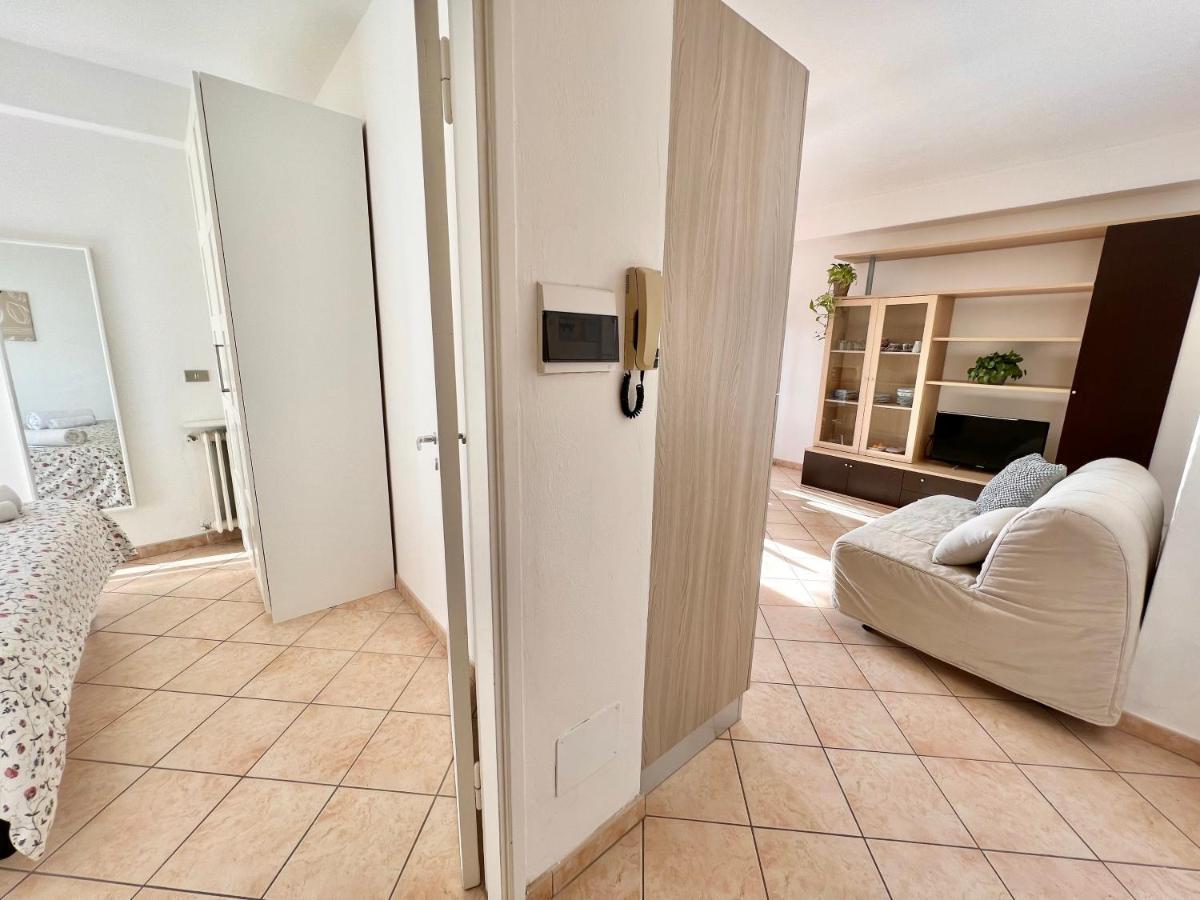 Borgo Antico Apartments Тосколано Мадерно Екстериор снимка